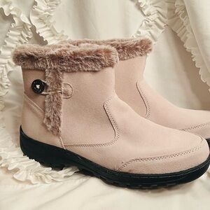 Khombu Women's Faux Fur Lined Boots
